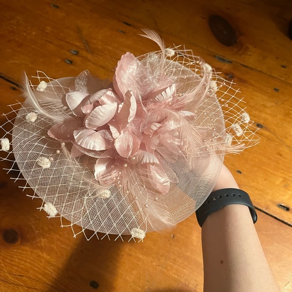Pink/Peach Fascinator - Picture 5 of 10